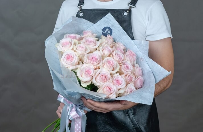 Букет из нежно-розовых импортных роз «Nena» (25 шт.)