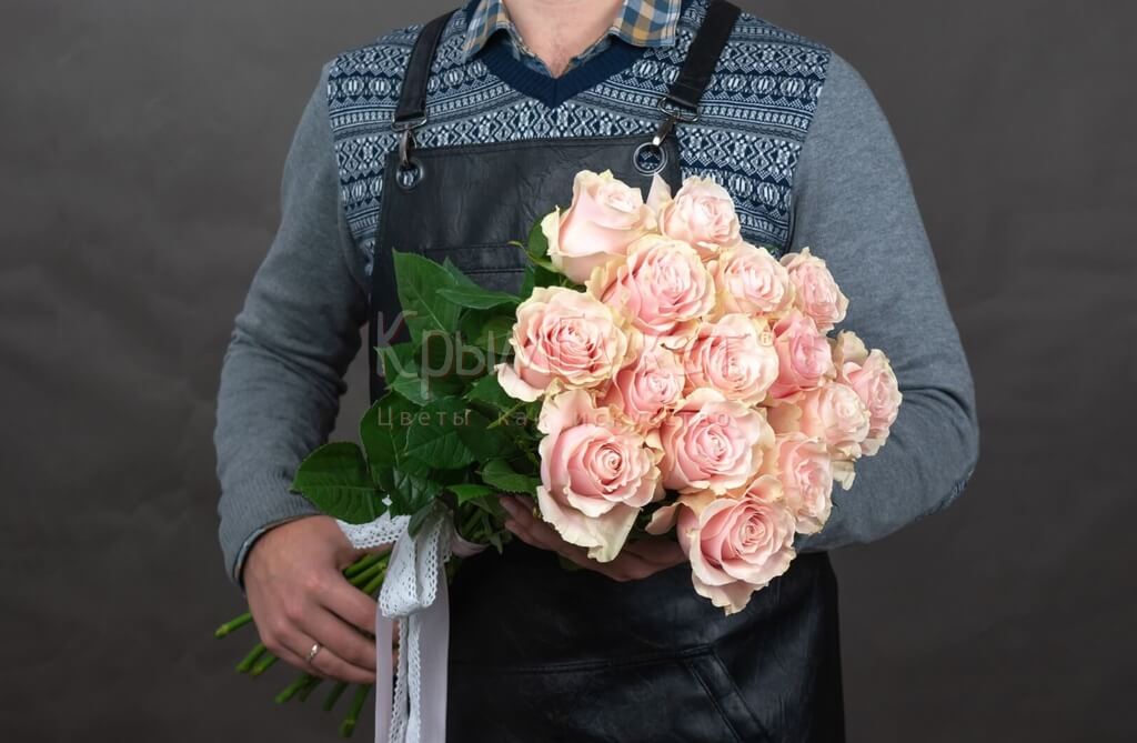 Букет из импортных нежно-розовых роз «Pink Mondial» (15 шт.)